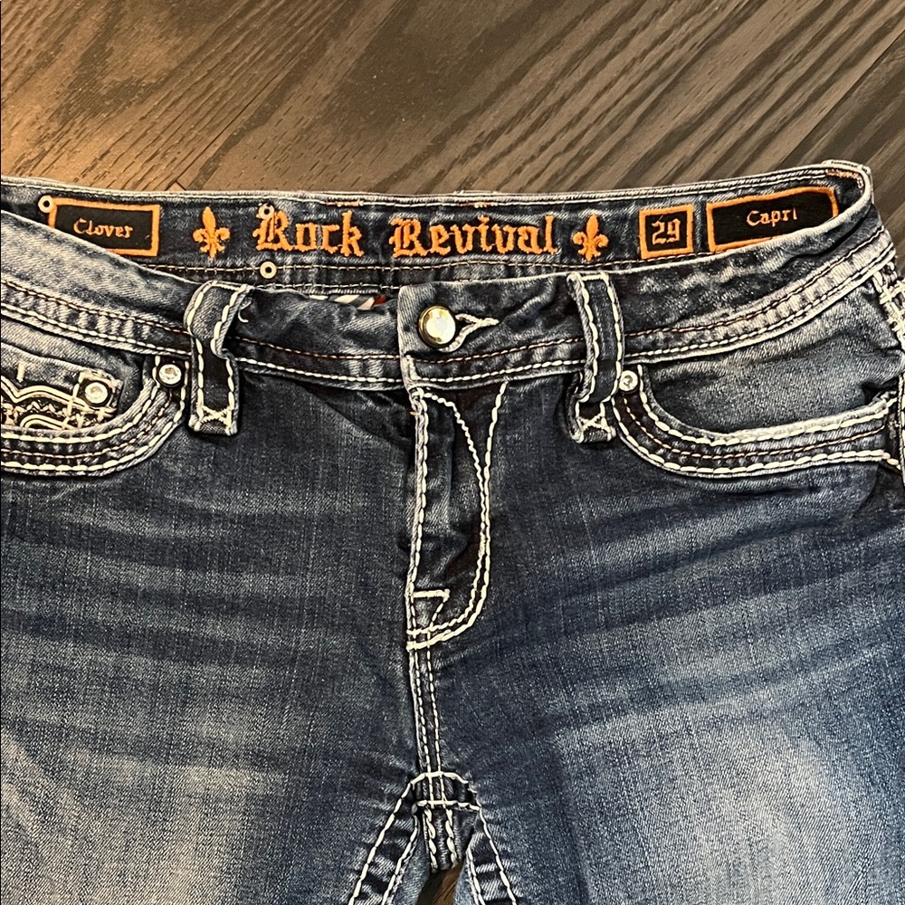 Rock Revival Dark Blue Capri’s with White Stitching size 29